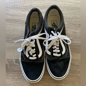 Vans Old Skool Size 9.5 Men’s Black and White Shoes